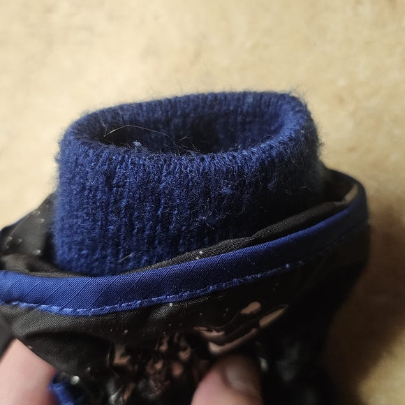 Space Adventure Kids Mittens - Black - Picture 4 of 4